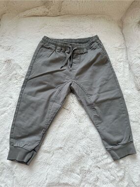 Capri cargo sweatpants with drawstring waist